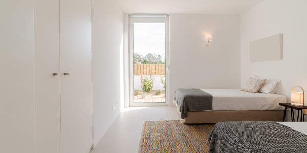 Comprar / Vender Casas Unifamiliares y Chalets en Madrid · con Mobiliario y Carpintería a Medida