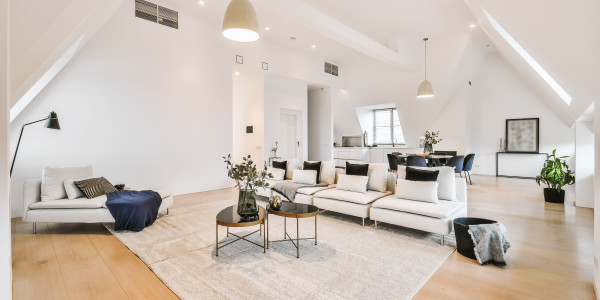 Compraventa de Inmuebles en Chueca · Tríplex